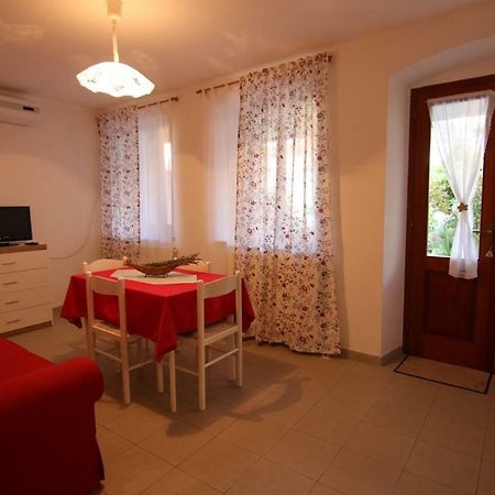 App With A Lovely Patio Mali Lošinj Zewnętrze zdjęcie