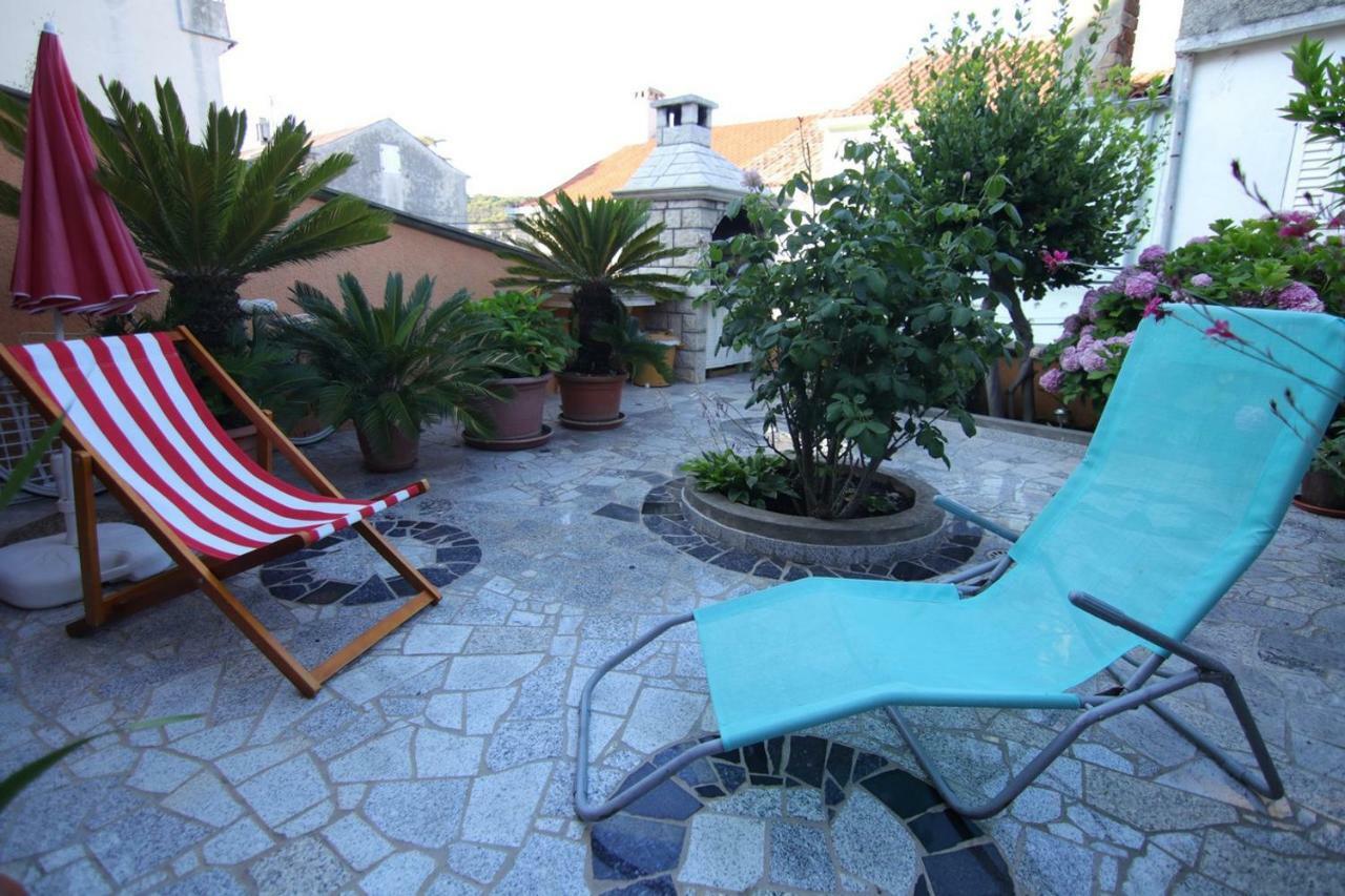 App With A Lovely Patio Mali Lošinj Zewnętrze zdjęcie