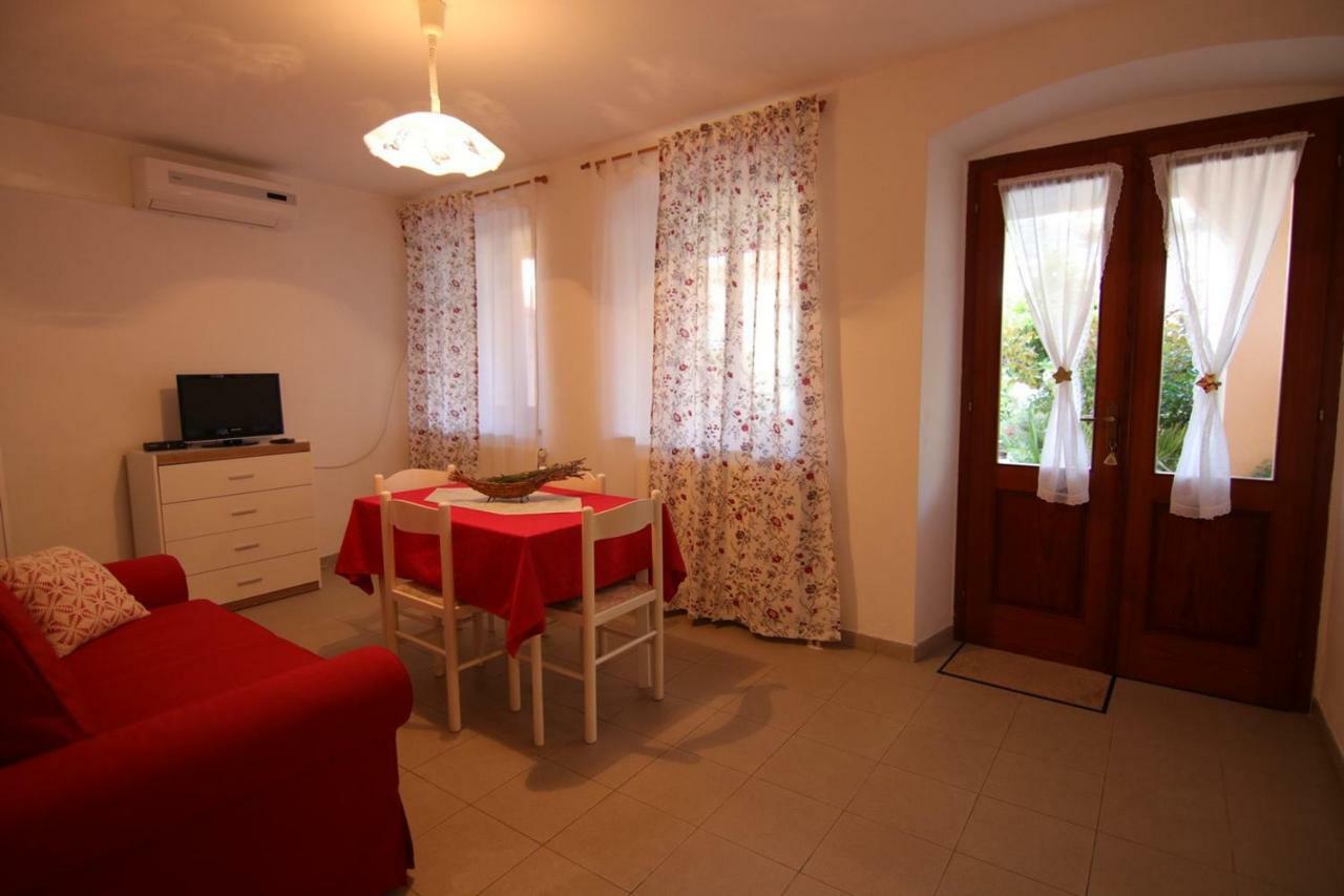 Apartament App With A Lovely Patio Mali Lošinj Zewnętrze zdjęcie