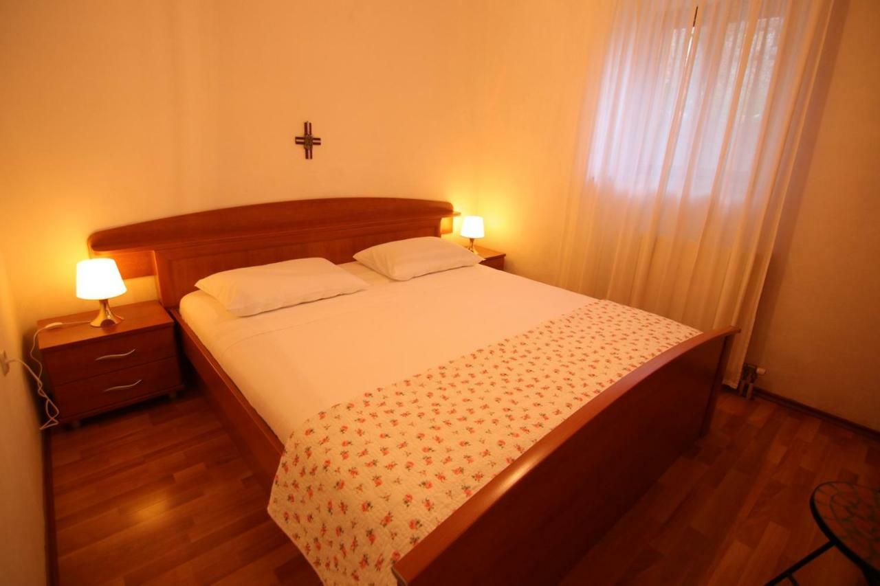 Apartament App With A Lovely Patio Mali Lošinj Zewnętrze zdjęcie