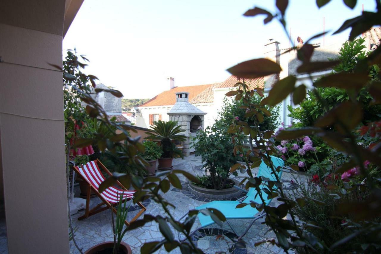 App With A Lovely Patio Mali Lošinj Zewnętrze zdjęcie