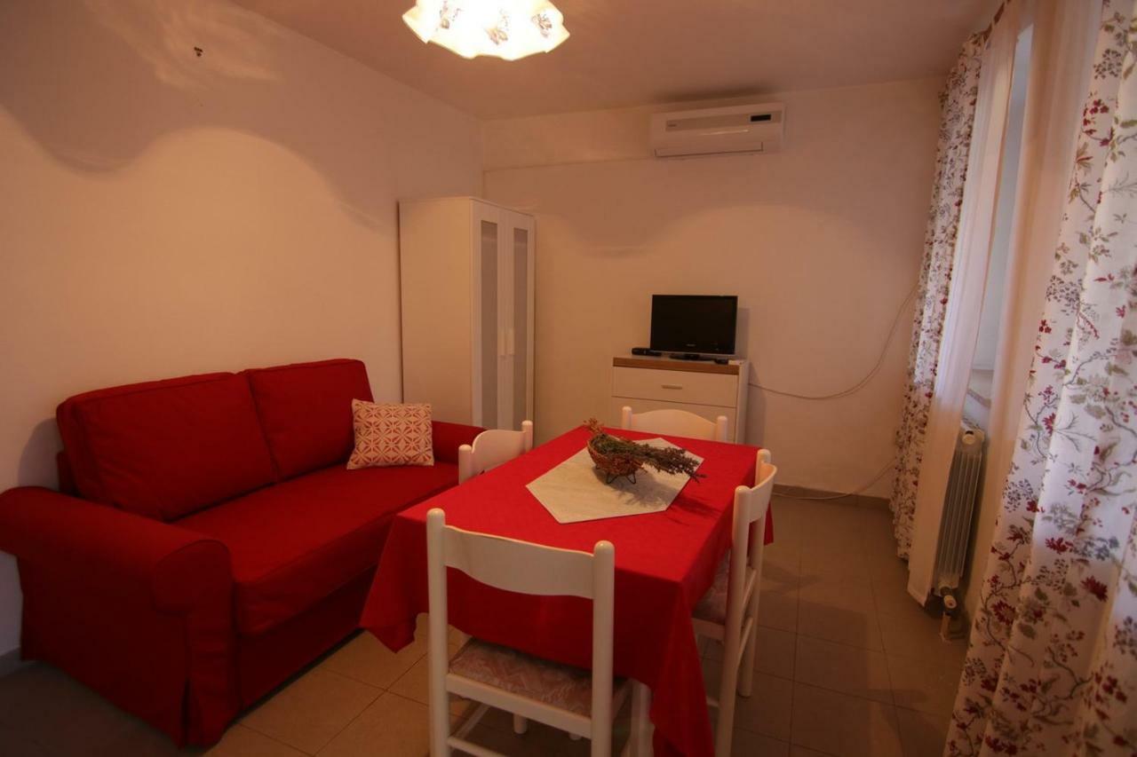 Apartament App With A Lovely Patio Mali Lošinj Zewnętrze zdjęcie