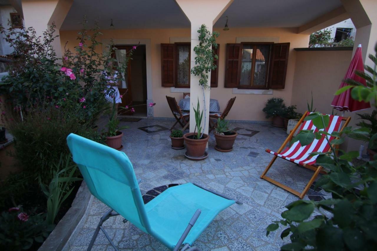 Apartament App With A Lovely Patio Mali Lošinj Zewnętrze zdjęcie